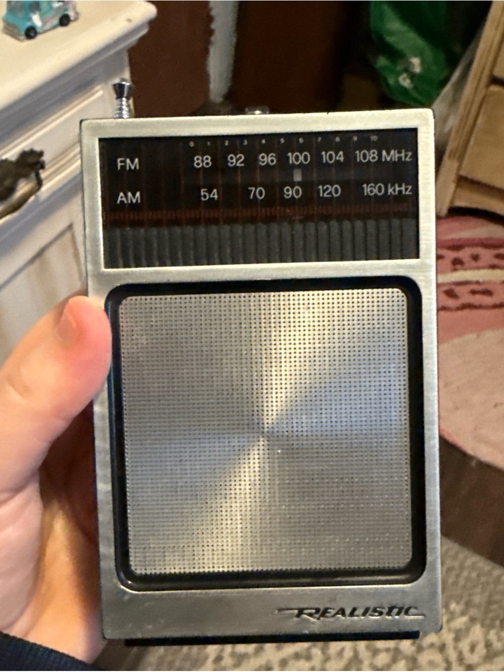 Radioshack Realistic AM/FM Handheld Transistor Vintage 12-714A tested